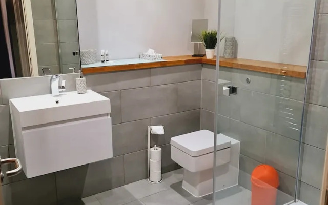 Charming 1-bed Apartment in Newark