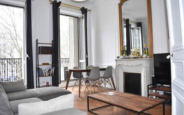 Parisian Apartment In Prime Location