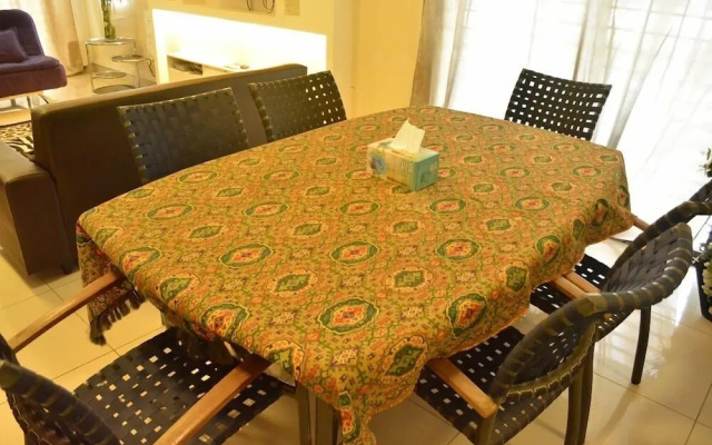 Senyum Homestay Bandar 16 Sierra
