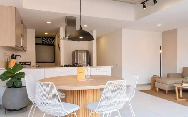 Perfect 3 BR w/ Balcony in Laureles Medellín