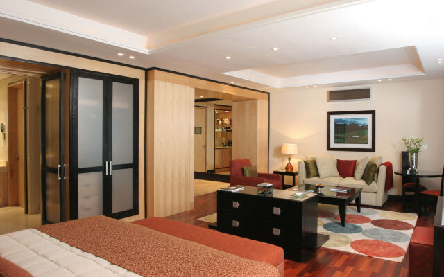 No5 Boutique Art Hotel by Mantis