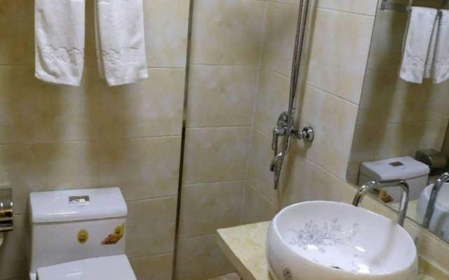 Layton Business Hotel