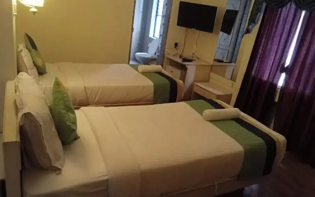 Hotel Crown