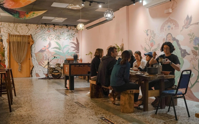 Dulan The Travel Bug Bistro Inn