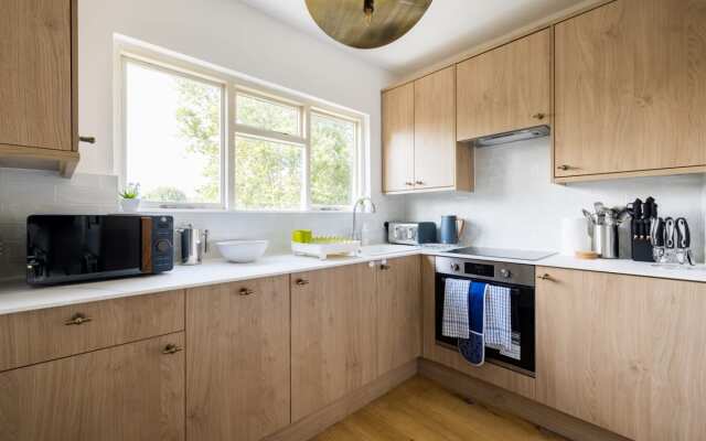 The Maida Vale Maison - 4BDR Maisonette Flat