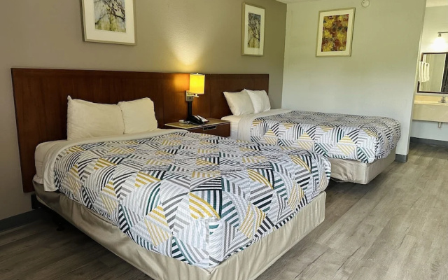 Travelodge by Wyndham Forrest City