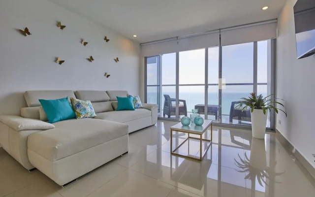 Beachfront Paradise With Outstanding Sunset Views