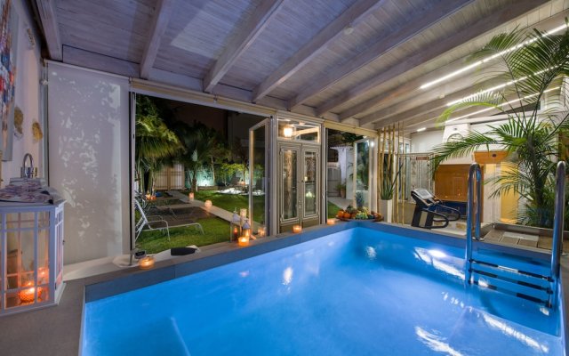 "villa Splantzia-heated Pool-garden-2 min Chania Port"