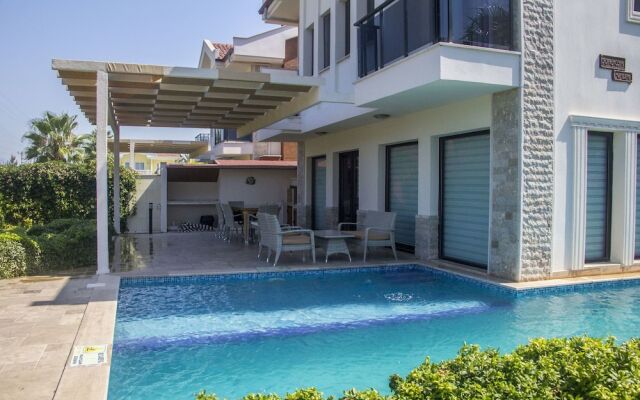 Villa West by Tatilpremium