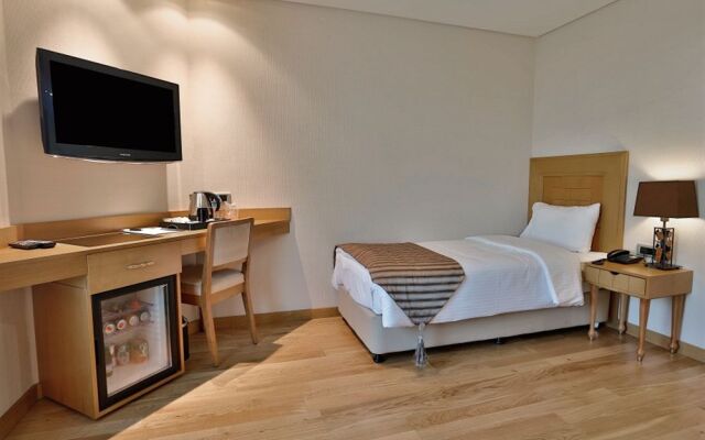 Queen Hotel & Spa