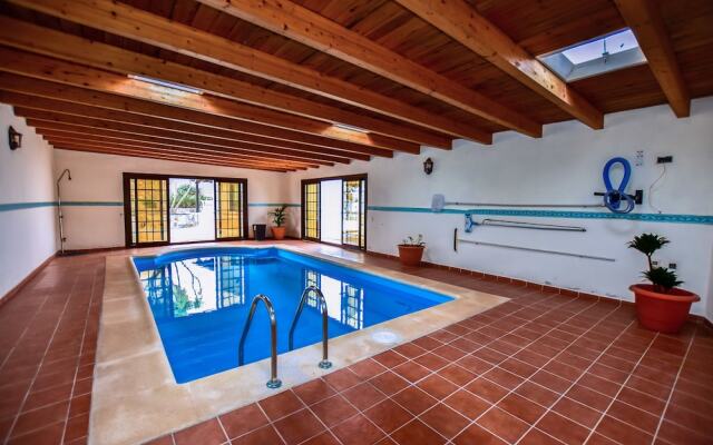 Fuerte Holiday Villa Angel Indoor Pool