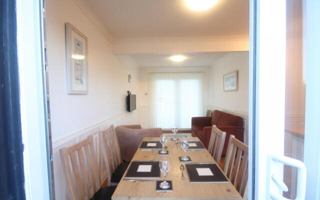 34H Medmerry Park 2 Bedroom Chalet Family Friendly