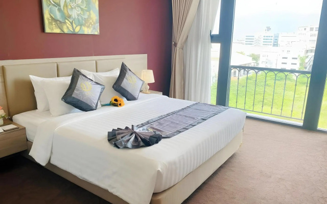Hera Luxury Hotel