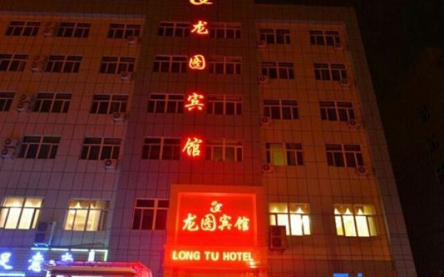 Long Tu Hotel