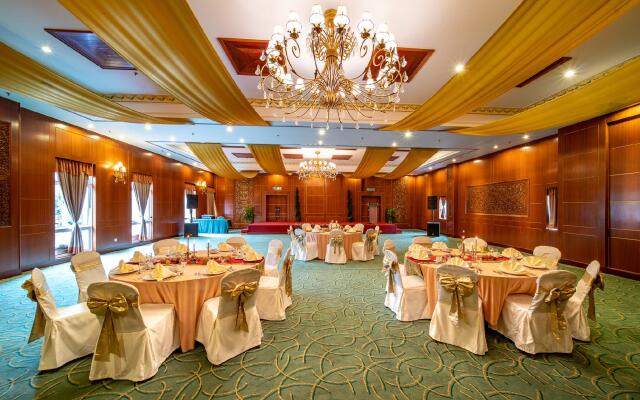 Century Pines Resort
