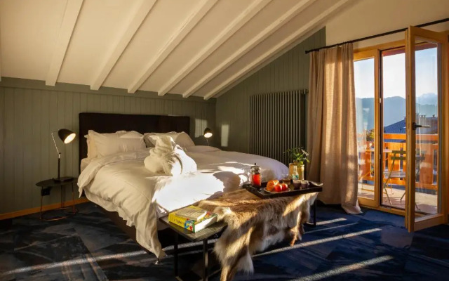 Shed HOTEL
