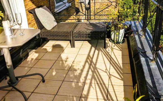 Bright 1 Bed Flat in West Hampstead With Balcony
