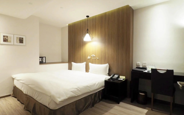 Stay Hotel - Taichung Yizhong