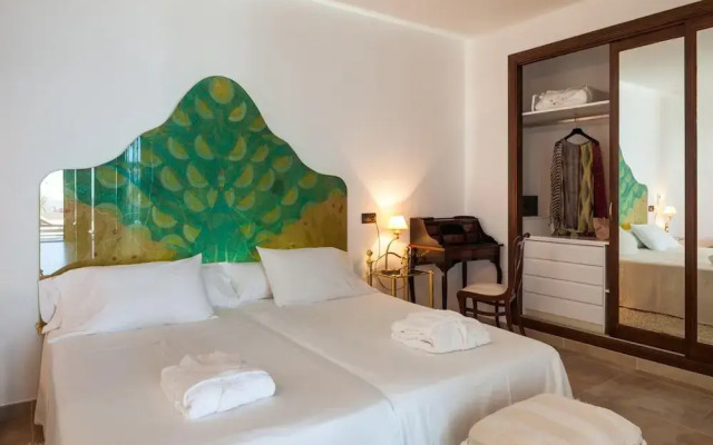 Villa With Direct sea Access