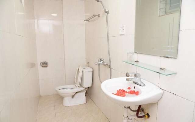 Phuong Dong Hotel Cau Giay -by BayLuxury