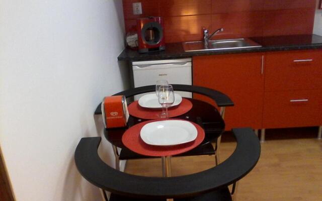 Metro-Apartment RNAL nº35375 AL-Chamada para a rede móvel nacional