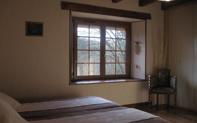 Beautiful Holiday Home in La Chapelle-aux-bois With Garden