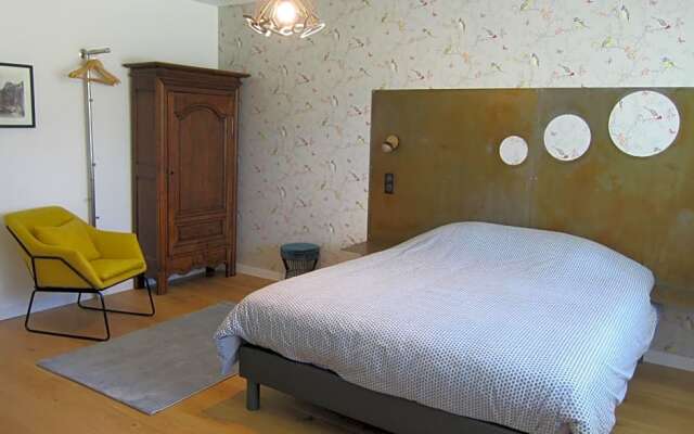 La Belle Jaune- bed and breakfast