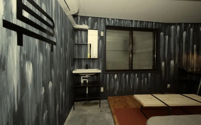 BENCH - Hostel