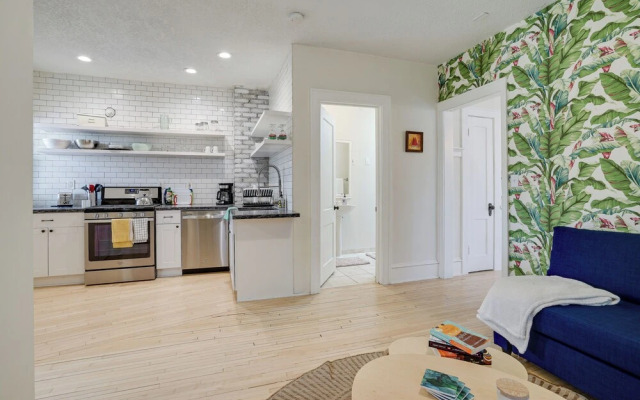 Bright Minneapolis Apartment - 1 Mi to Downtown!