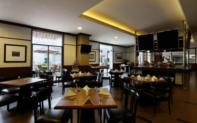 Amarelo Hotel Solo