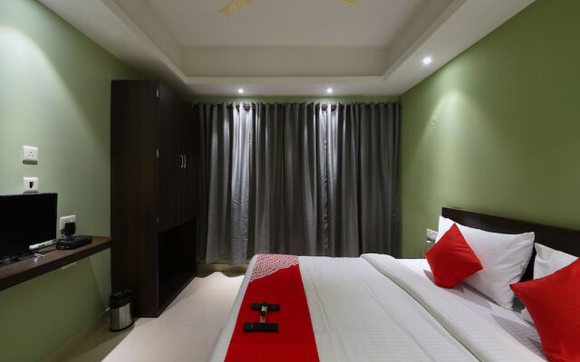 OYO Flagship 630 VIP Road