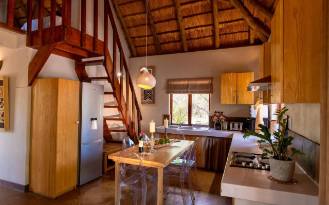 Giraffe Lodge