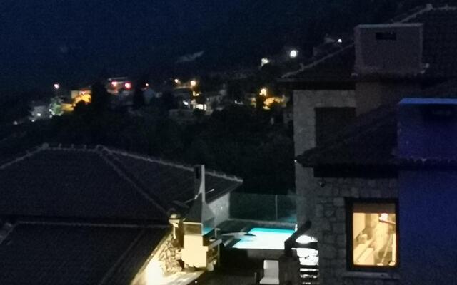 Mountain stone villa, sea & mountain view at 1150m