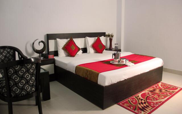 OYO 13178 Hotel SK International