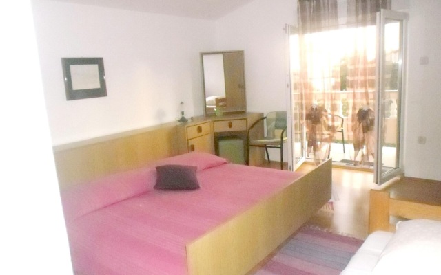 Two-Bedroom Apartment in Banjol