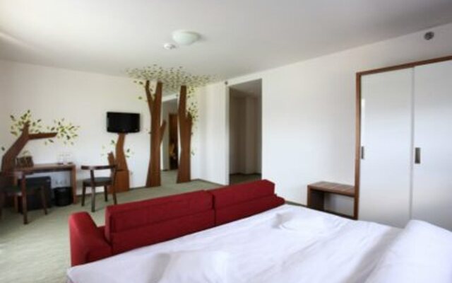 Beltine Forest Hotel