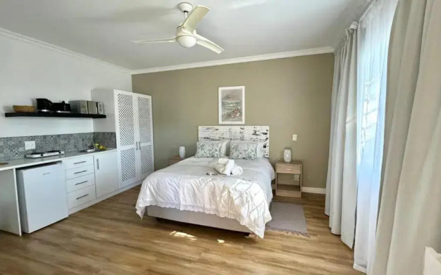 Plett57 - Self Catering - Room No2