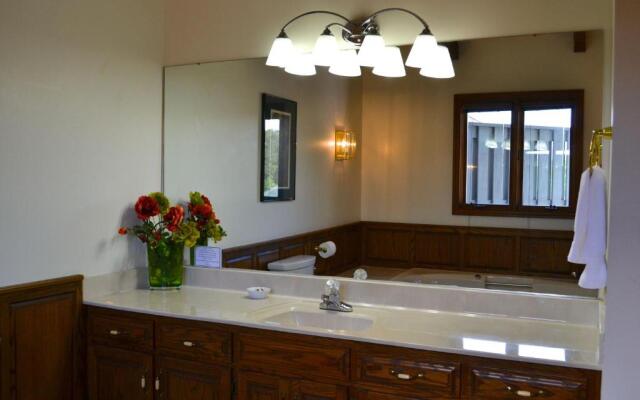 Boundary Waters Resort & Marina