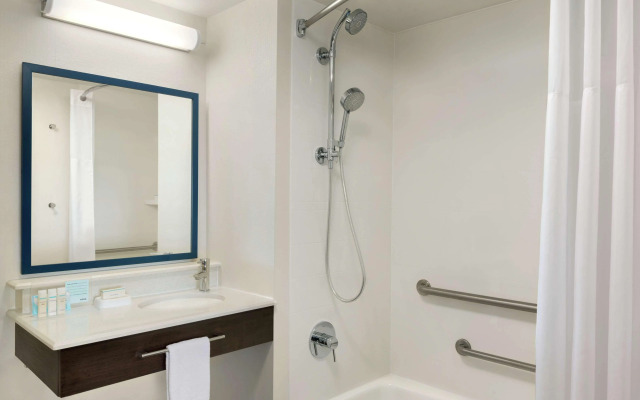 Hampton Inn West Des Moines Lake Drive