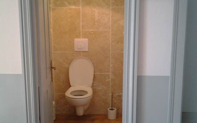 Le Manoir Aux Douves