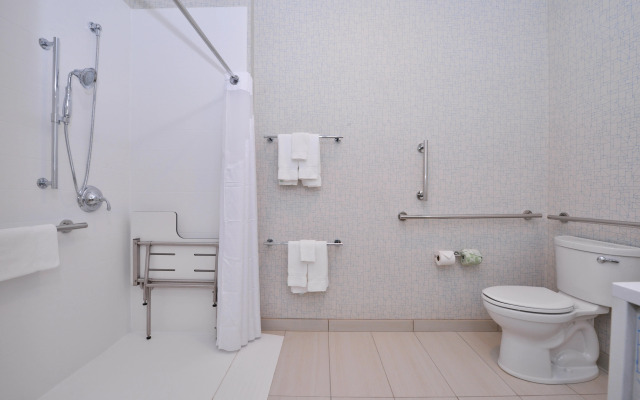 Holiday Inn Express & Suites Madison by IHG