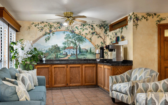 Travelodge by Wyndham Lemoore Near Naval Air Station