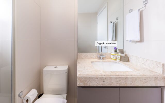 Apartamento com varanda e ótima localização | Vila Olímpia