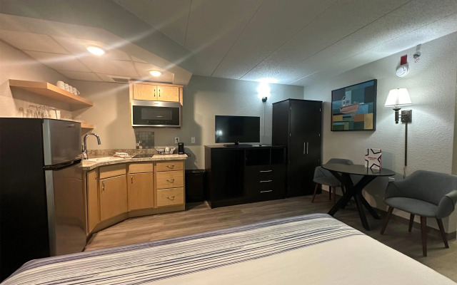 AmericInn by Wyndham Menominee