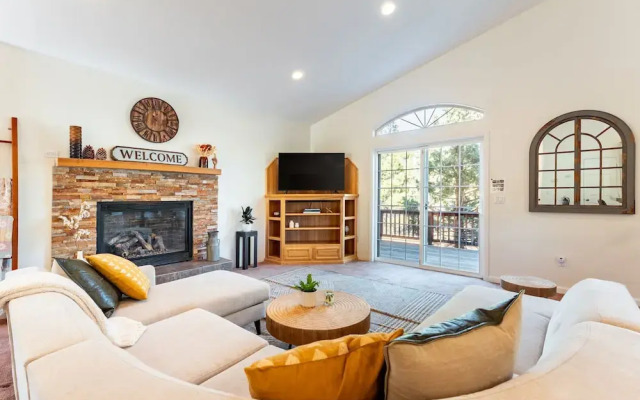 Blitzen by Avantstay Pet-friendly Tahoe Retreat