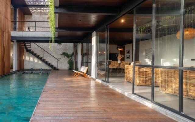 Suncoast Villa Bali