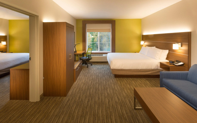 Holiday Inn Express & Suites Seattle South - Tukwila by IHG