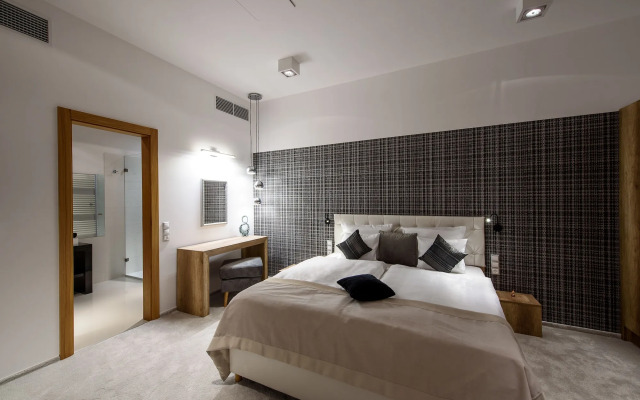 Karoly Corner Residences