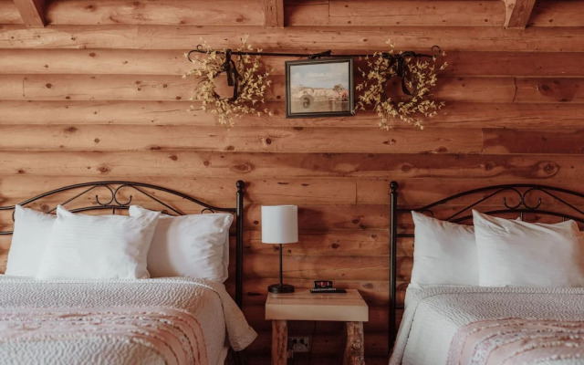Bryce Canyon Log Cabins