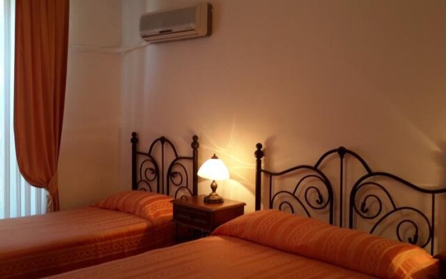Ege Hotel